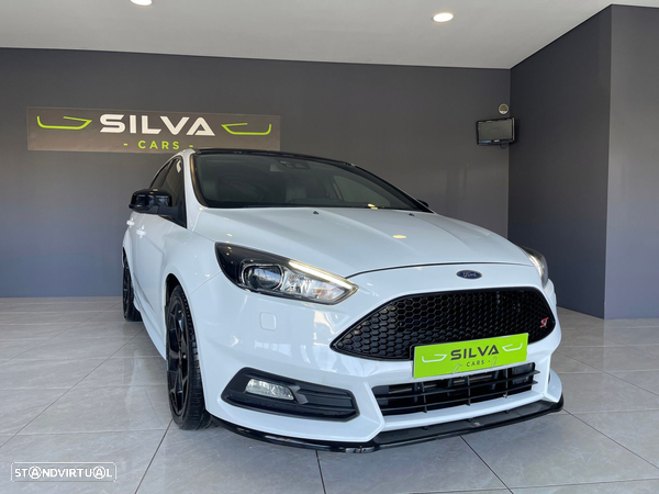 Ford Focus 2.0i ST-2