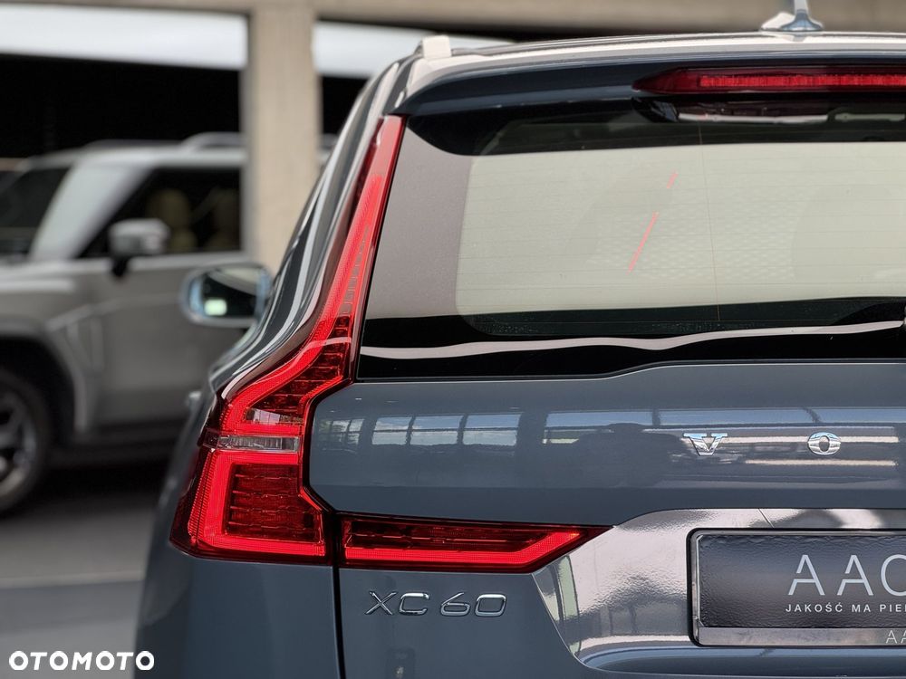 Volvo XC 60 T6 Plug-In Hybrid AWD Inscription - 39