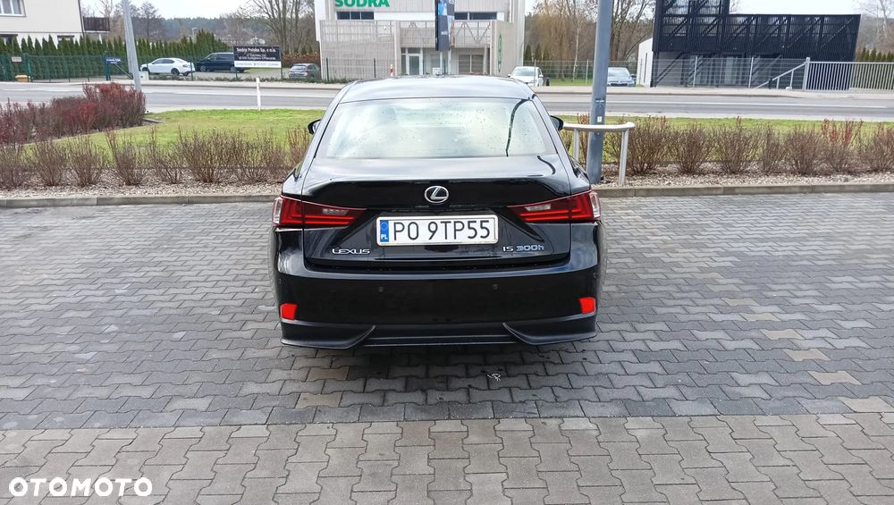 Lexus IS 300h Elite - 7