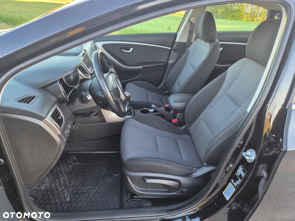 Hyundai i30 blue 1.6 CRDi Classic Navigation - 10