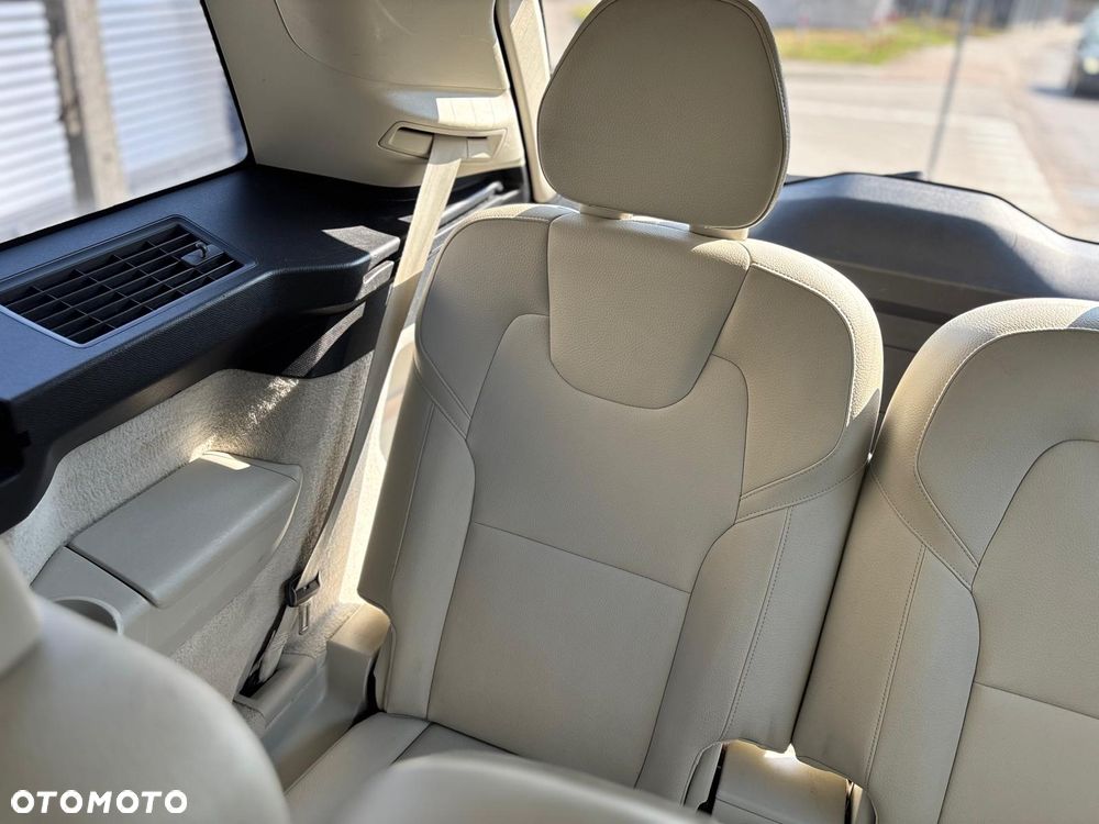 Volvo XC 90 T6 AWD Momentum 7os - 30