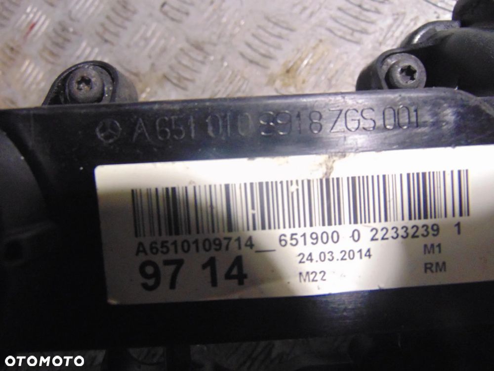 Pokrywa zaworów Mercedes w205 2,2 CDI A651 - 3