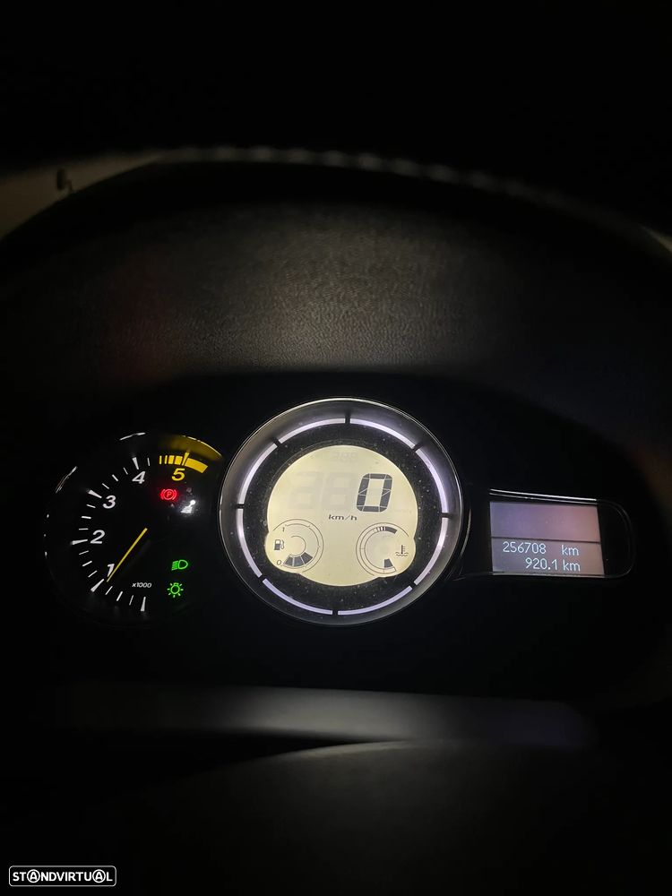 Renault Mégane Coupe Energy dCi 110 FAP Start & Stop GT Line - 9