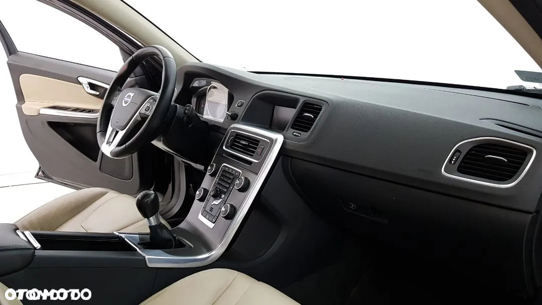 Volvo V60 T3 Summum - 21