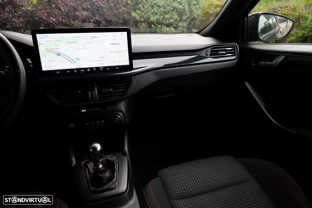 Ford Focus 1.0 EcoBoost MHEV ST-Line - 18