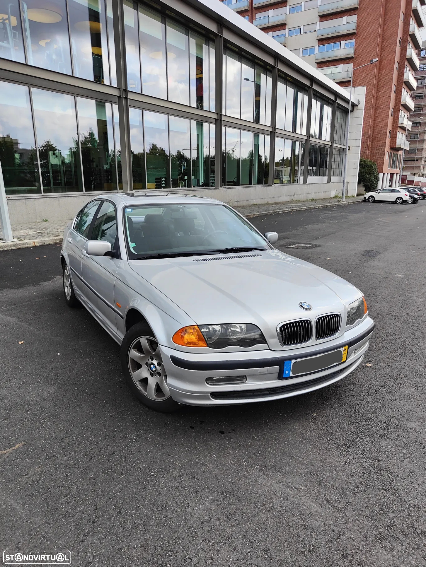 BMW 320 i - 6