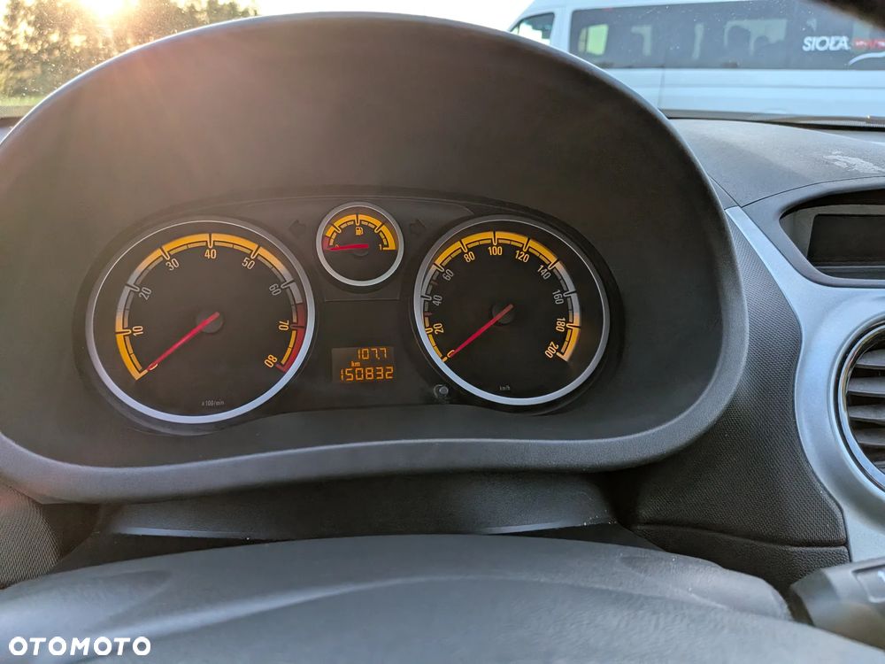 Opel Corsa 1.4 16V Enjoy - 29