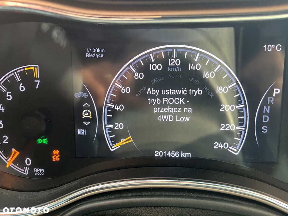 Jeep Grand Cherokee - 26