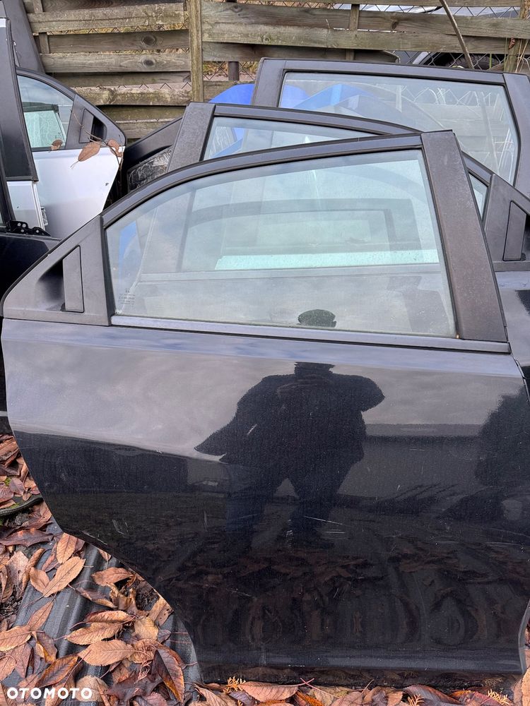 Honda Civic IX chb drzwi tył lub przód nh 731p