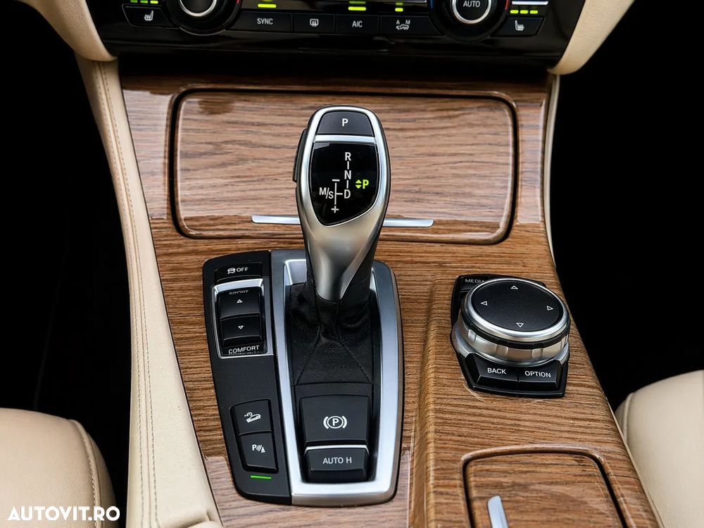 BMW Seria 5 525d xDrive Aut. Luxury Line - 22