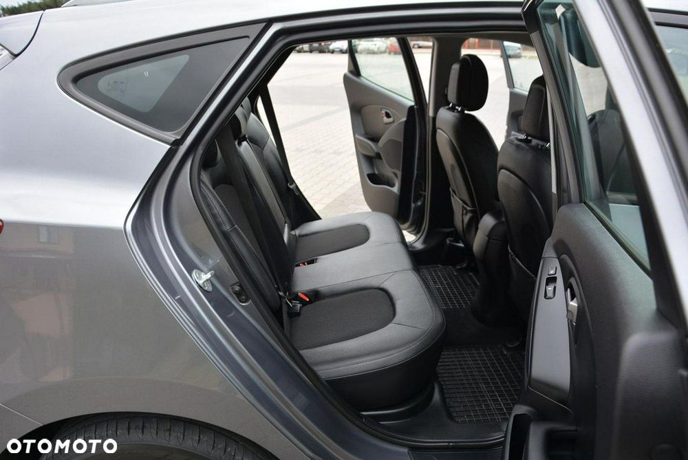 Hyundai ix35 1.7 CRDi 2WD Fifa World Cup Edition - 15