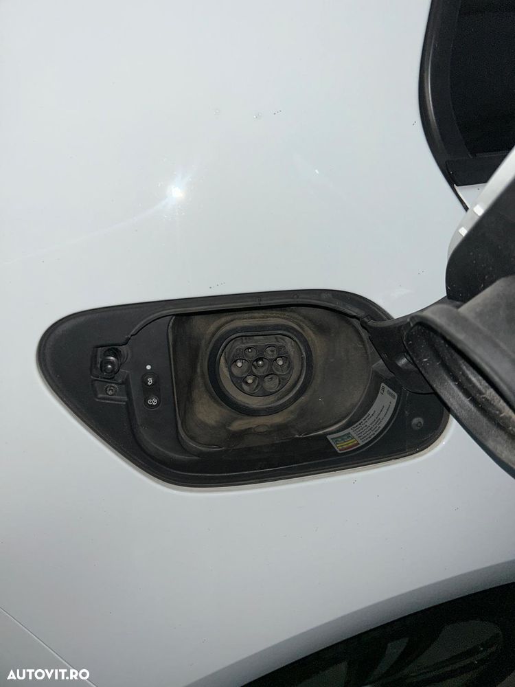 Volkswagen e-Golf - 13