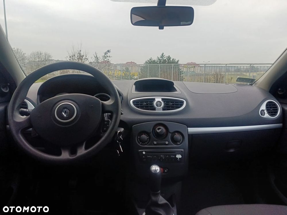 Renault Clio 1.2 16V Alize Euro5 - 6