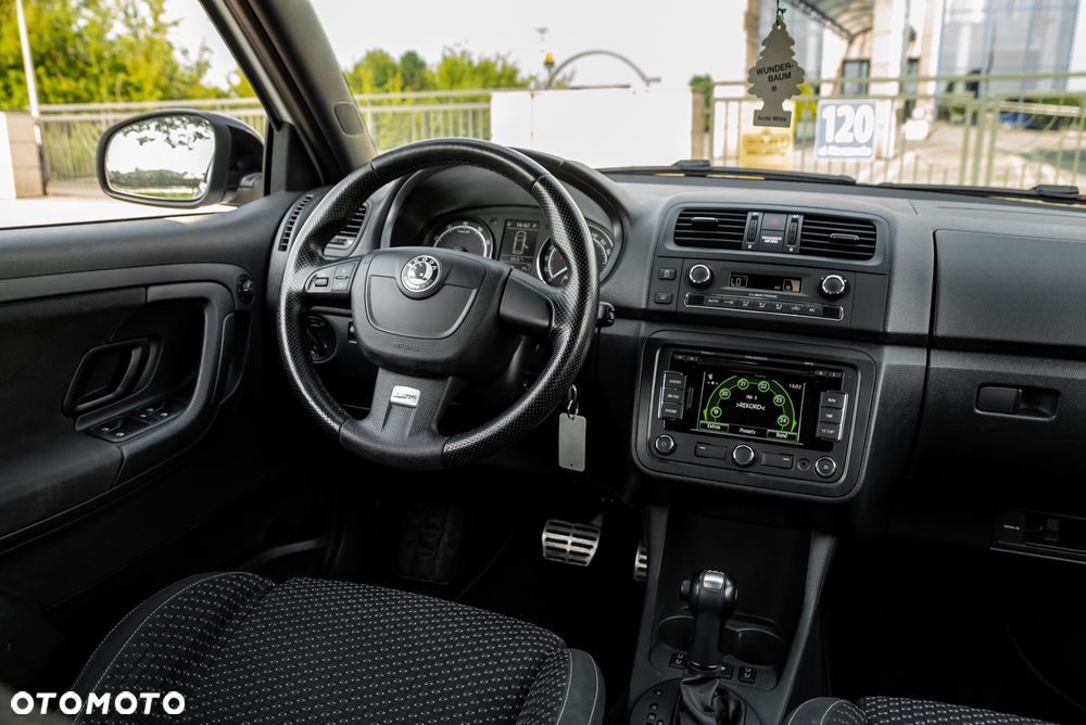 Skoda Fabia 1.4 TSI DSG RS - 24