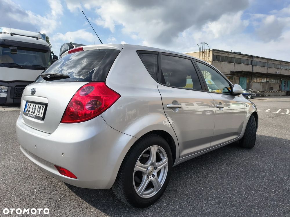 Kia Ceed 1.6 Comfort + - 2
