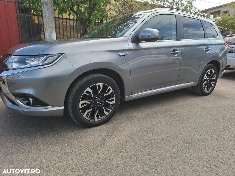 Mitsubishi Outlander - 33