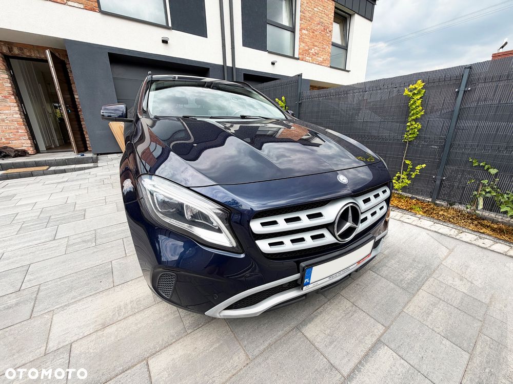 Mercedes-Benz GLA 200 - 2