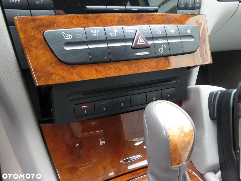 Mercedes-Benz Klasa E 320 Elegance - 26