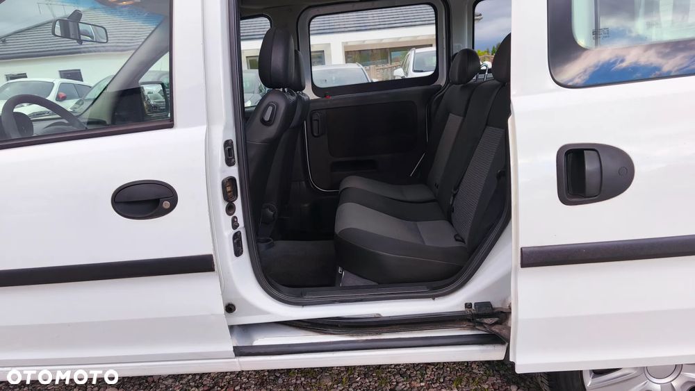 Opel Combo - 28