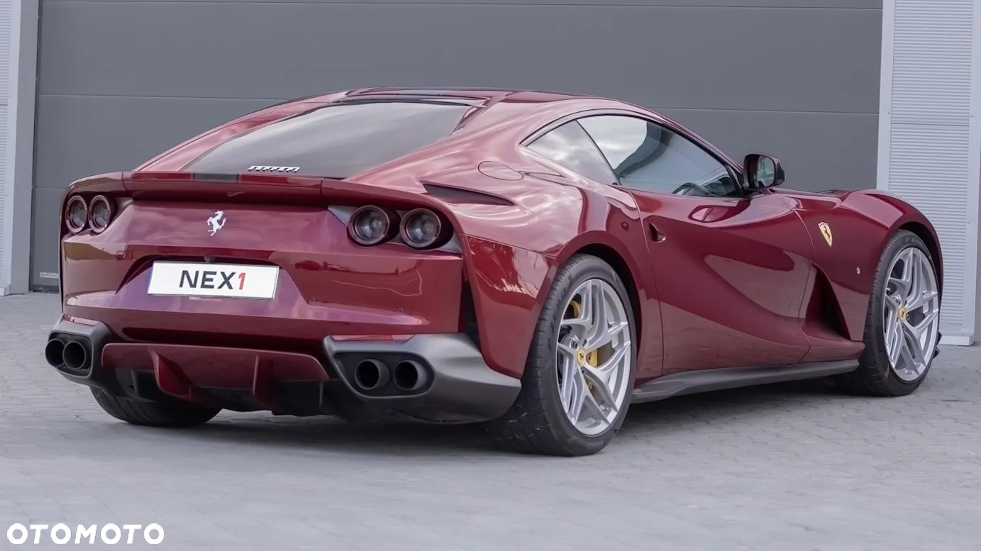 Ferrari 812 Superfast - 13
