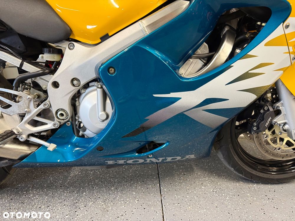 Honda CBR - 7