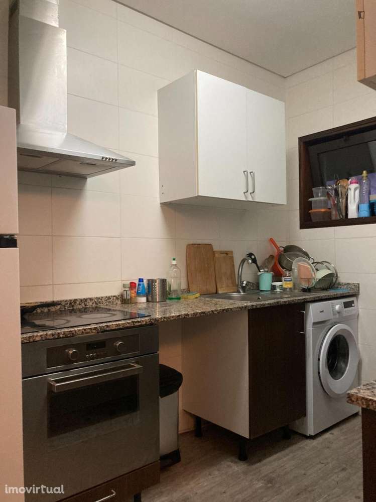 Quarto - localizado em Paranhos Porto - Grande imagem: 3/16