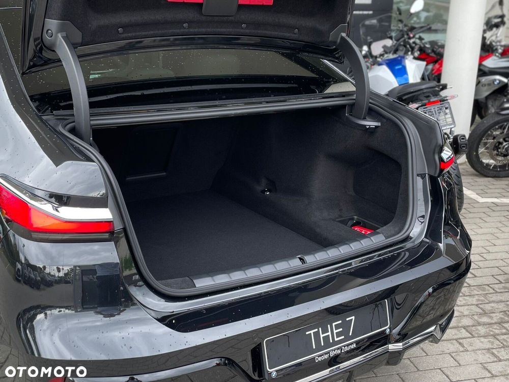 BMW Seria 7 - 11