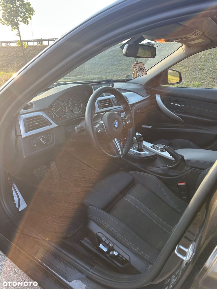 BMW Seria 3 320d M Sport - 10