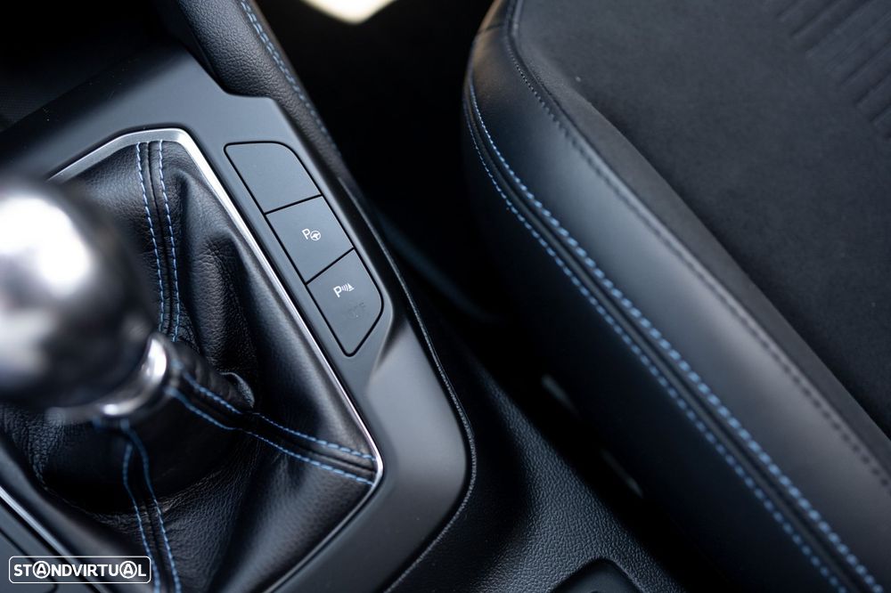 Ford Focus 2.3 EcoBoost S&S ST - 44