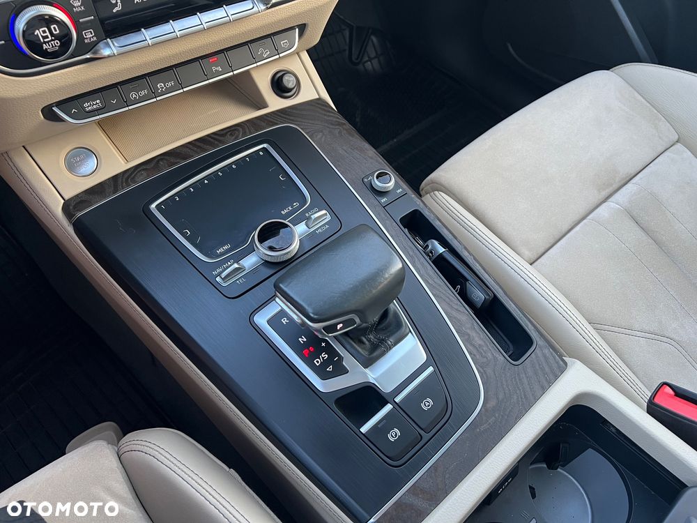 Audi Q5 2.0 TDI Quattro Design S tronic - 24