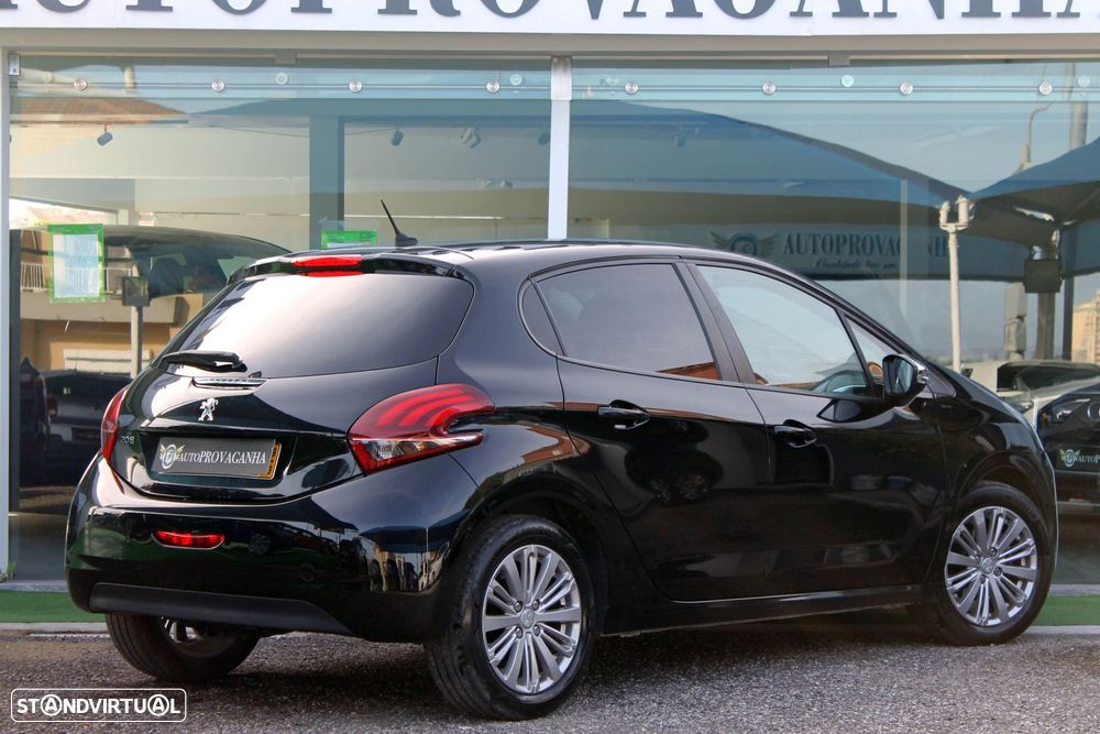 Peugeot 208 1.2 PureTech Signature - 30