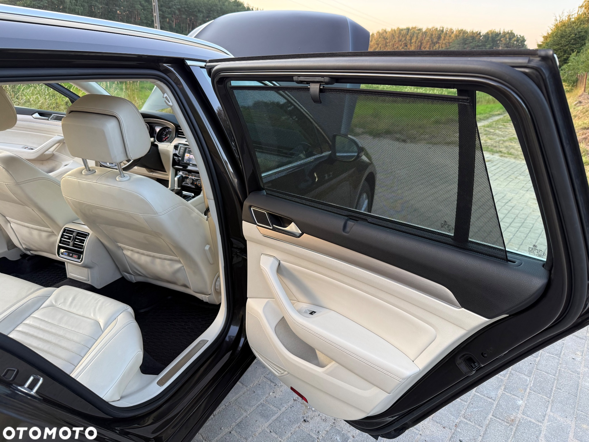 Volkswagen Passat Variant 1.6 TDI (BlueMotion Technology) DSG Comfortline - 20