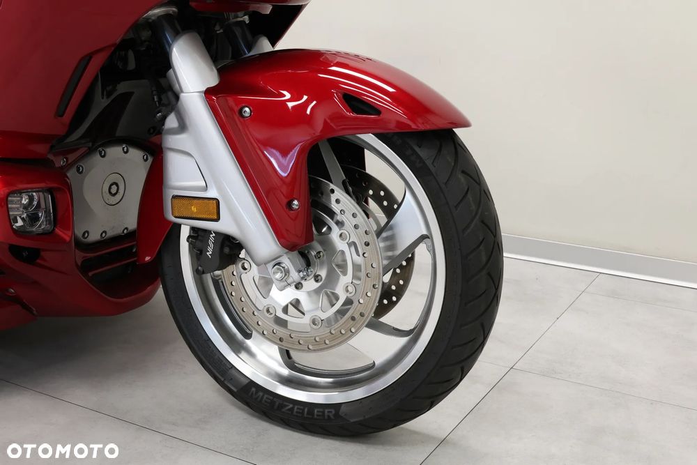 Honda GL - 24