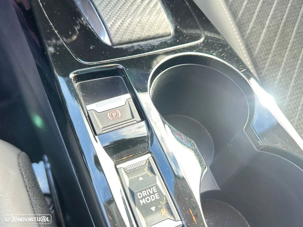 Peugeot 208 1.2 Hybrid Allure e-DCS6 - 38