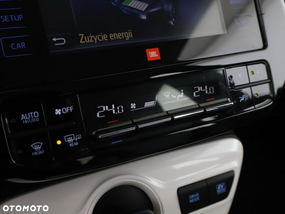 Toyota Prius 1.8 Hybrid Premium - 28