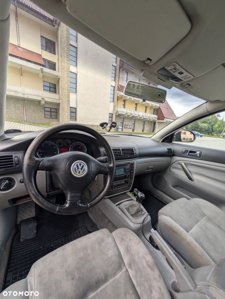 Volkswagen Passat - 11