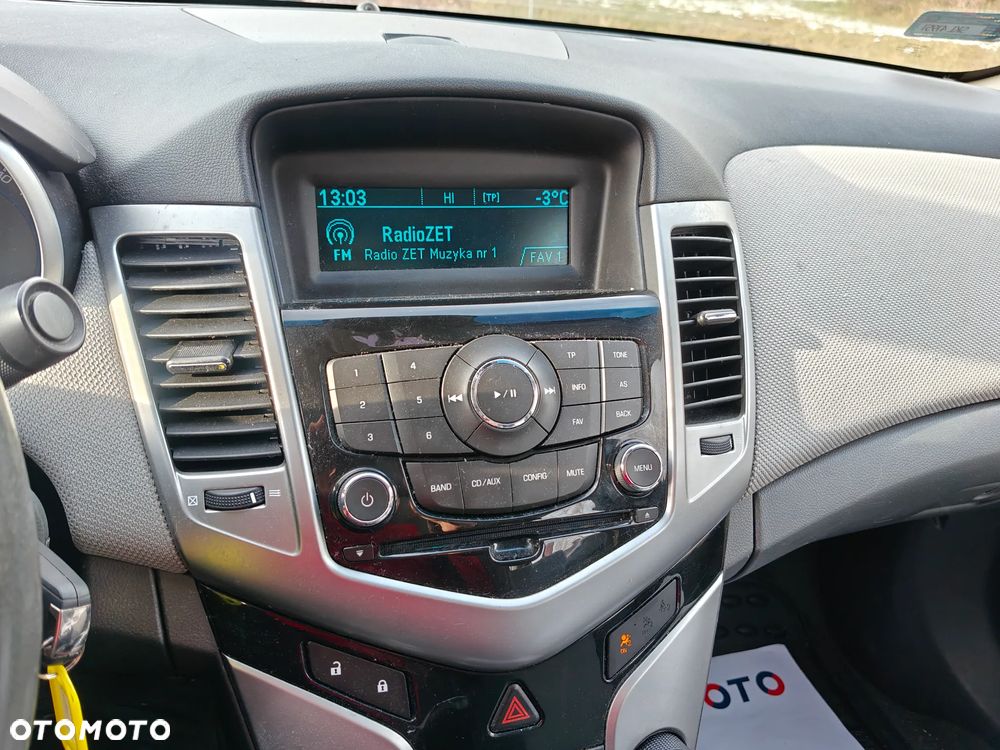 Chevrolet Cruze 2.0 LS - 23