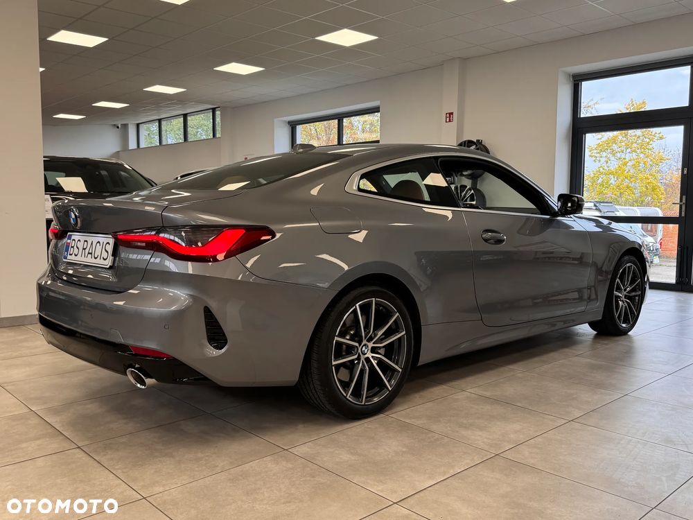BMW Seria 4 2025 photo 2