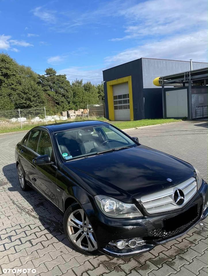 Mercedes-Benz Klasa C 180 CGI BlueEff Avantgarde - 1