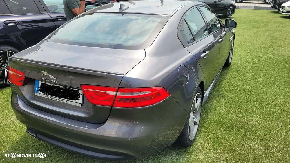 Jaguar XE 2.0 D R-Sport Aut. - 3