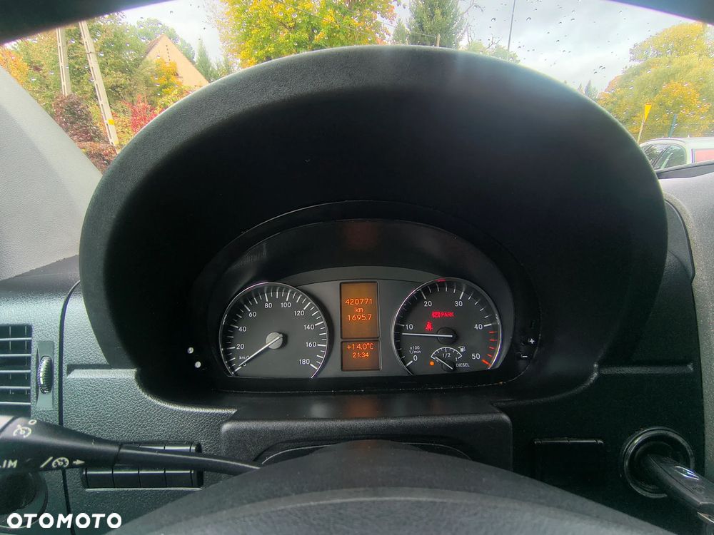 Mercedes-Benz Sprinter - 26