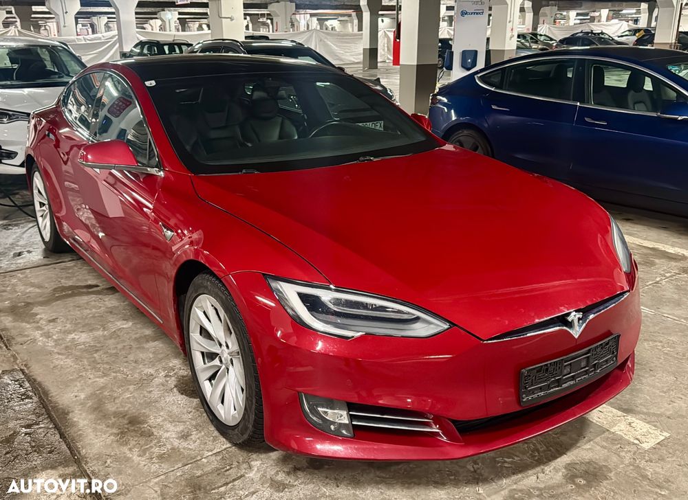 Tesla Model S - 3