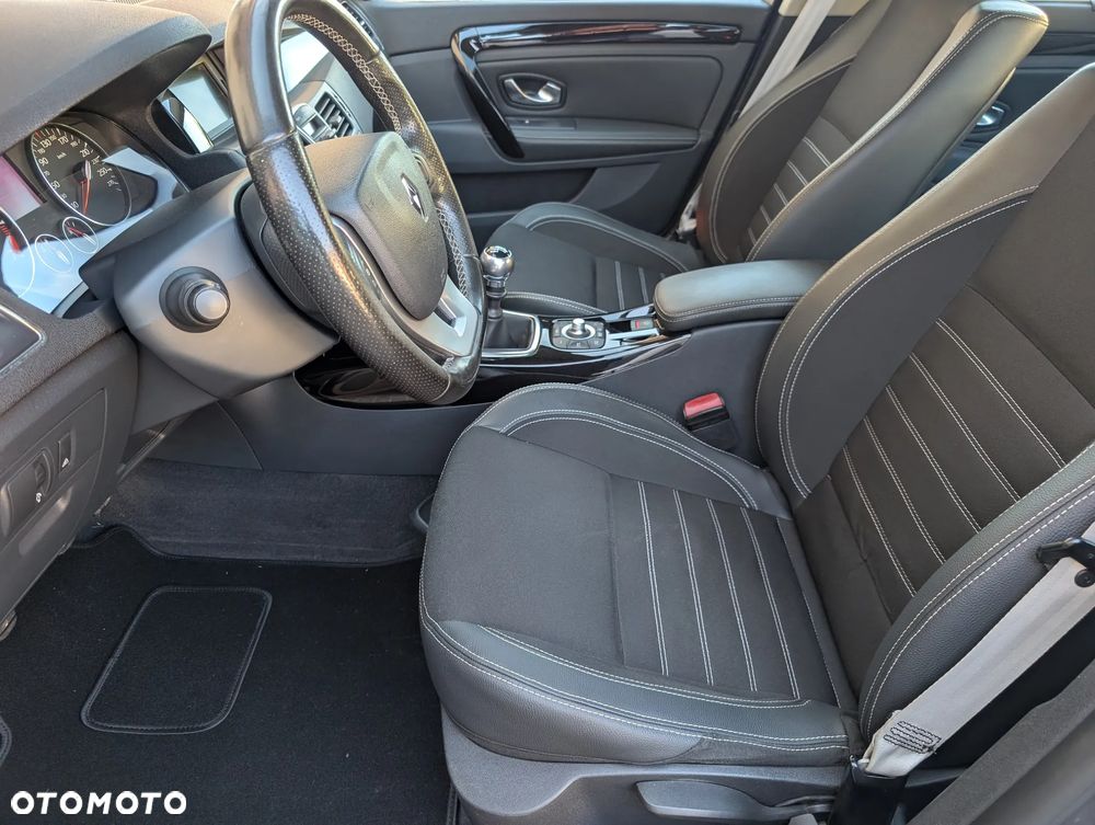 Renault Laguna 2.0 Bose Edition - 19