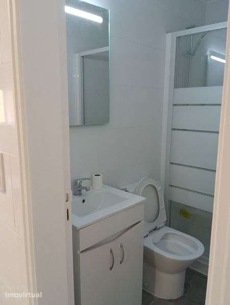 Casa totalmente remodelada para alugar - Grande imagem: 2/2