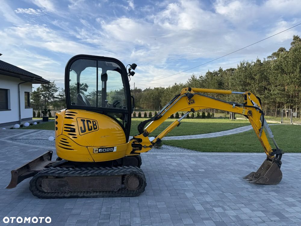 JCB 8025 - 2