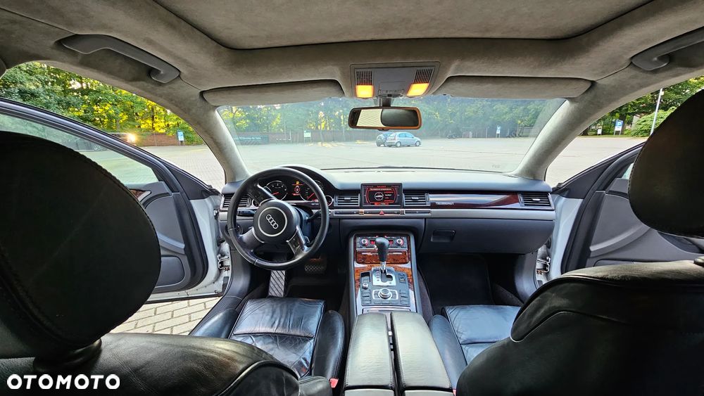 Audi A8 4.2 Quattro - 16