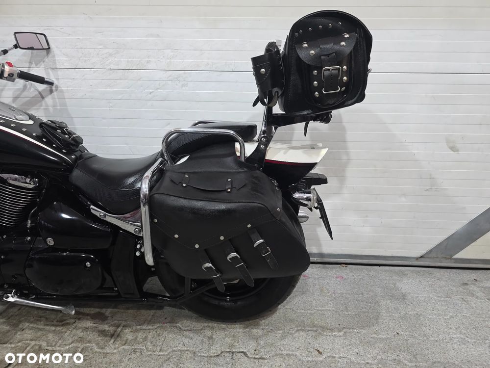 Suzuki Intruder - 14