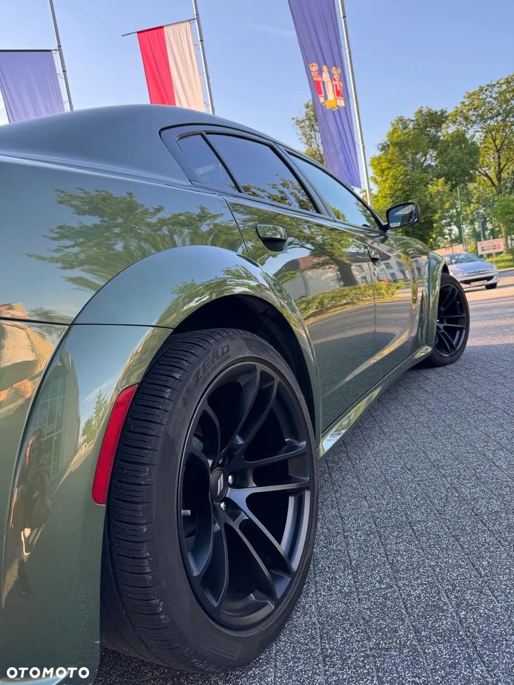 Dodge Charger 6.4 Scat Pack Widebody - 9