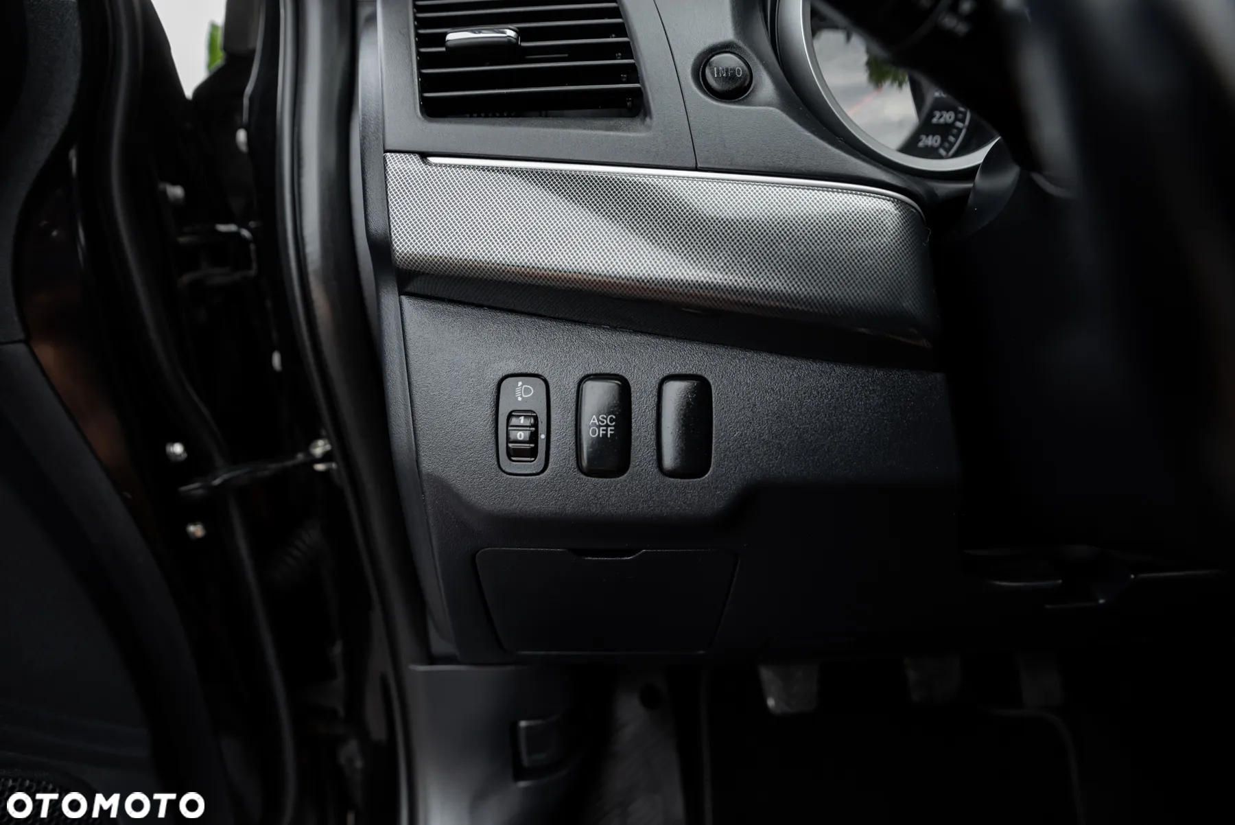 Mitsubishi Lancer 1.8 Inform - 31