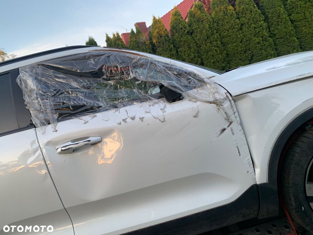 Volvo XC 40 B4 B DKG Ultimate Dark - 8